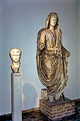 Aquileia (Udine) - Museo Archeologico Nazionale. statua in marmo dell'imperatore Augusto, in vesti sacerdotali (prima met del I secolo dopo Cristo).